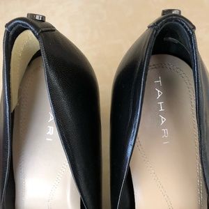 TAHARI BLACK 1/2" PLATFORM HEELS